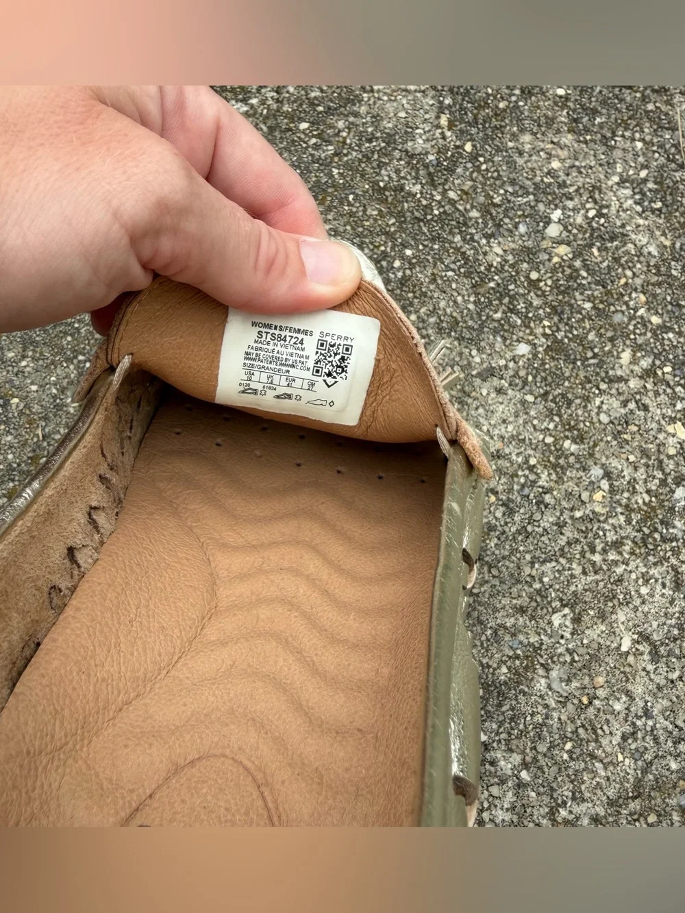 Sperry gold Seaport Leather Loafers Size 10